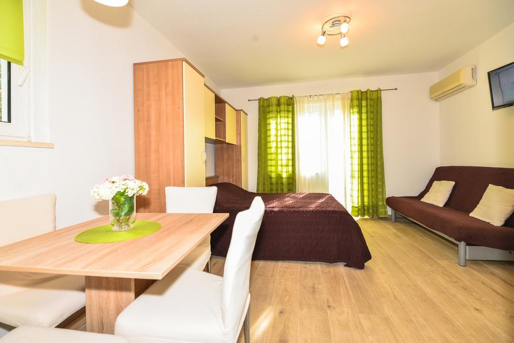 Apartments Sonja Tučepi Екстериор снимка