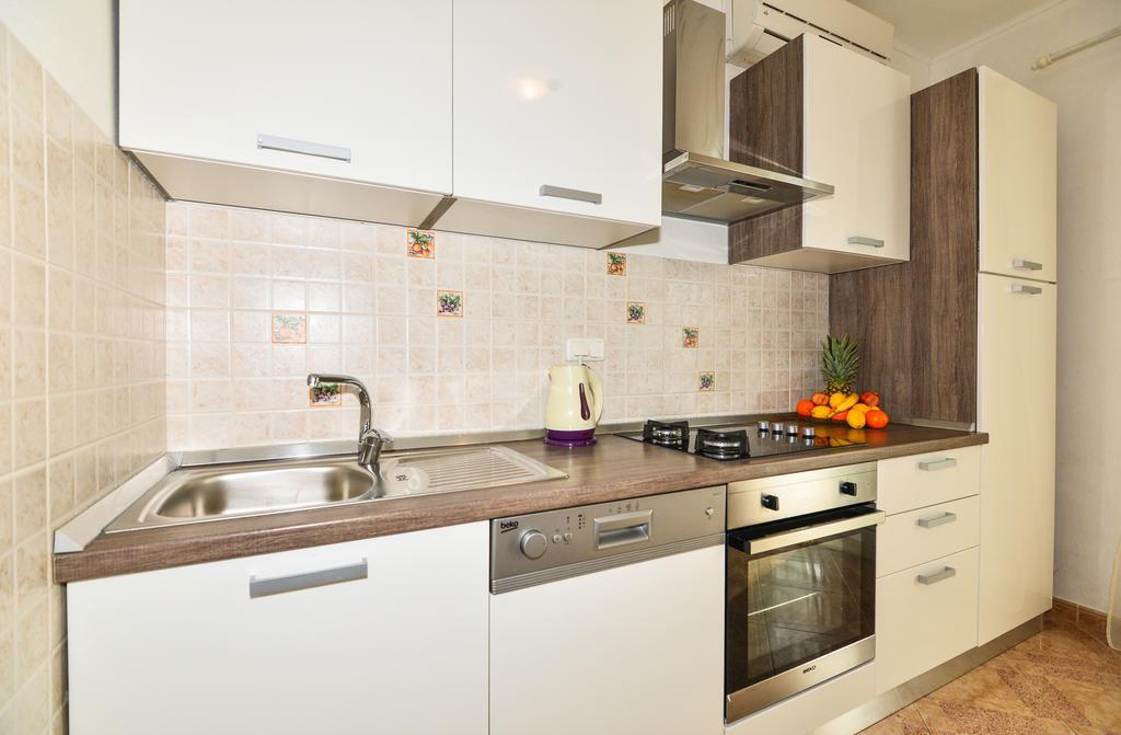 Apartments Sonja Tučepi Екстериор снимка