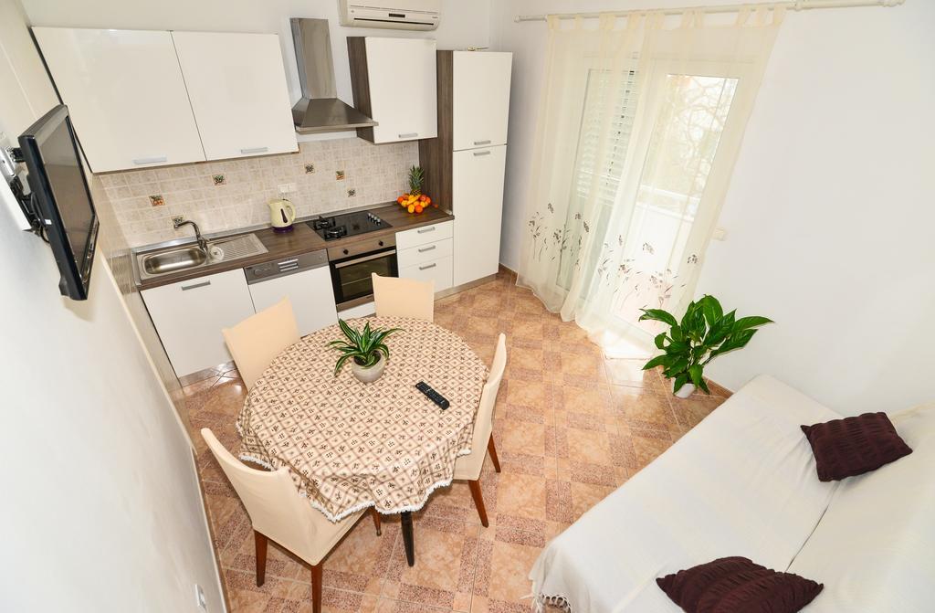 Apartments Sonja Tučepi Екстериор снимка