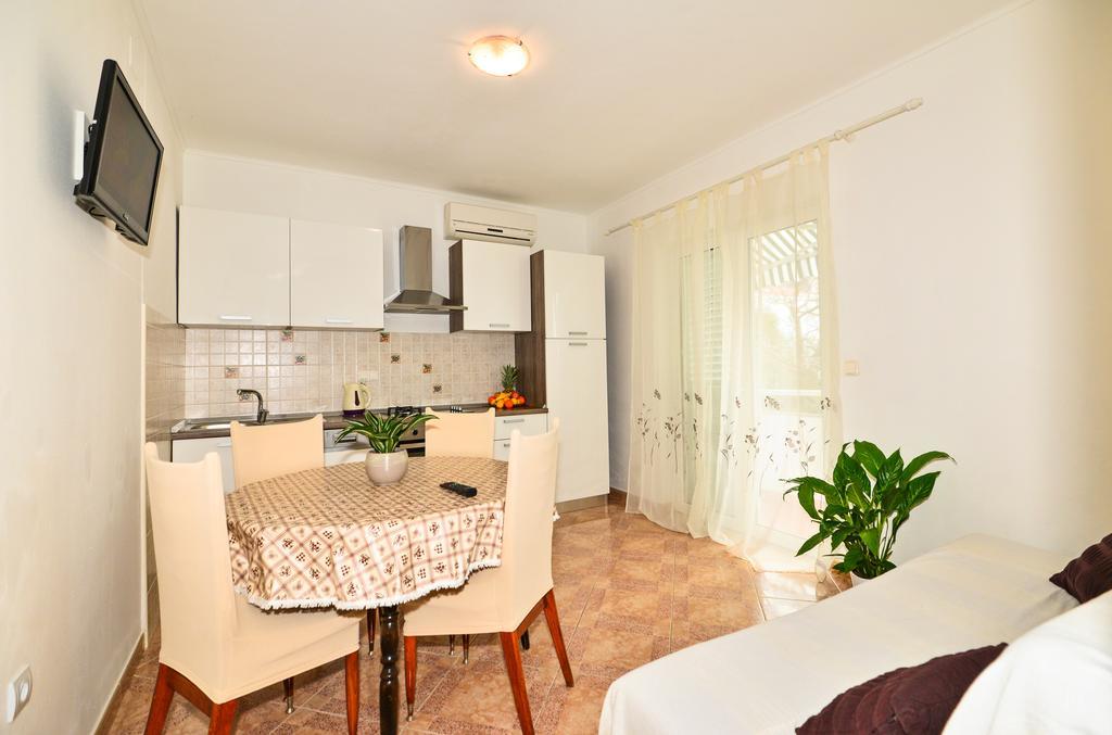 Apartments Sonja Tučepi Екстериор снимка