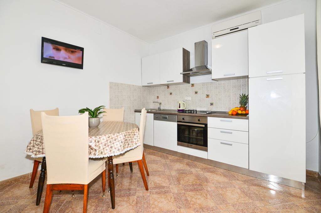 Apartments Sonja Tučepi Екстериор снимка